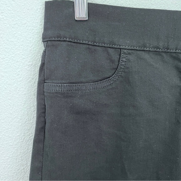 NYDJ Women’s Pull On Casual Shorts MFOZ2400 Size 4 Black - Picture 5 of 10